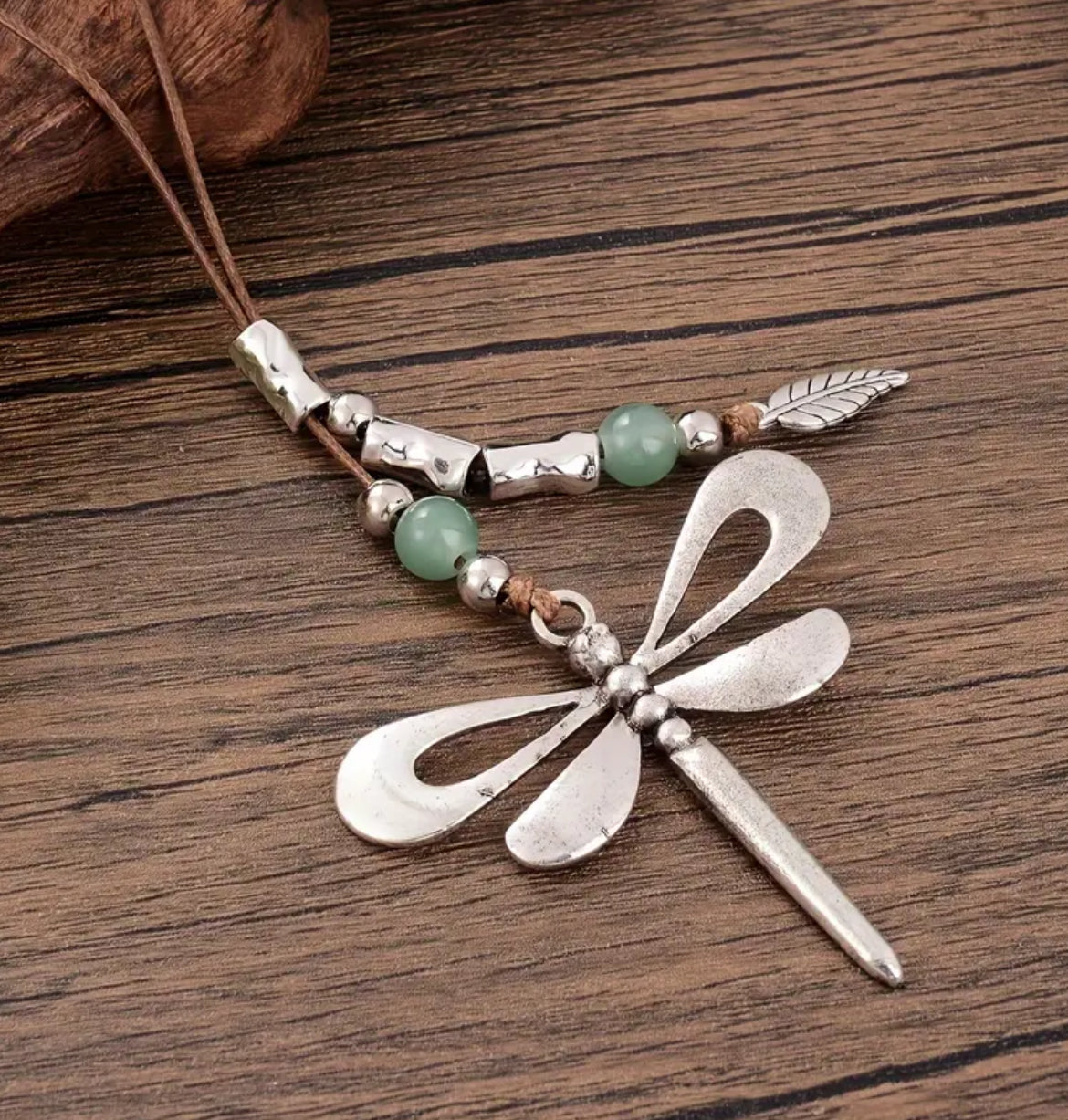 Collar Boho con libelula grande