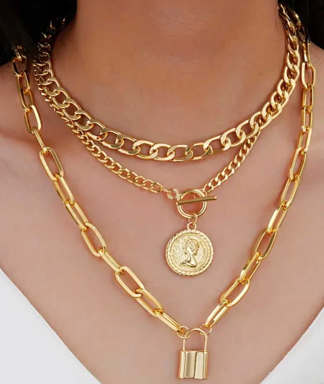 Collar triple cadena candado