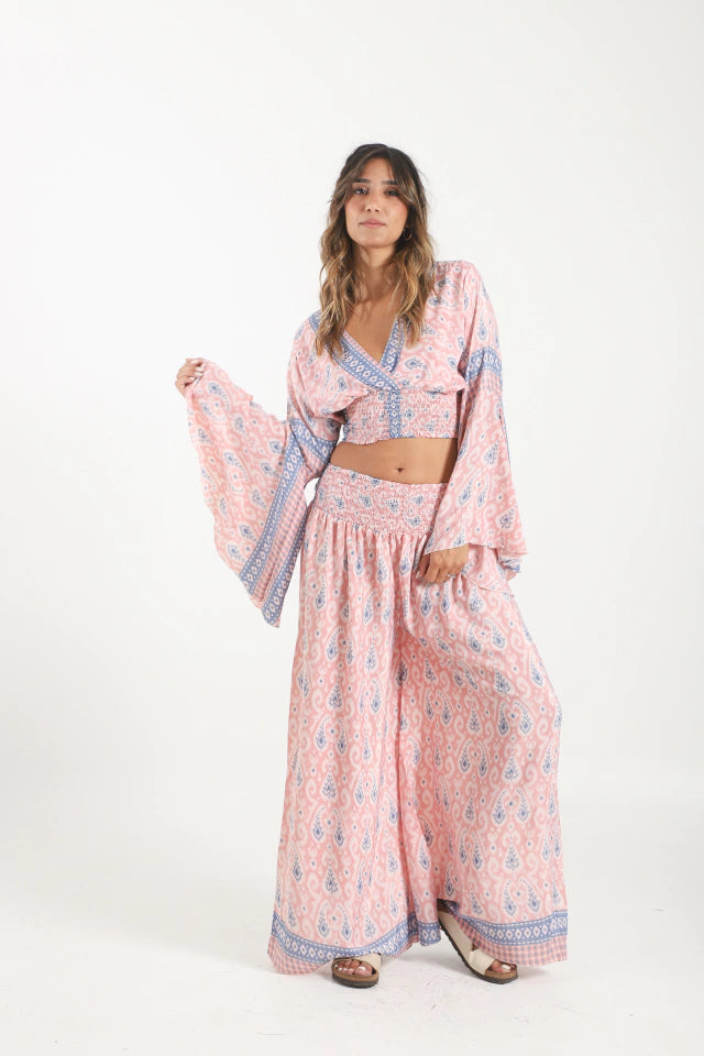 Conjunto rosado en seda fría
