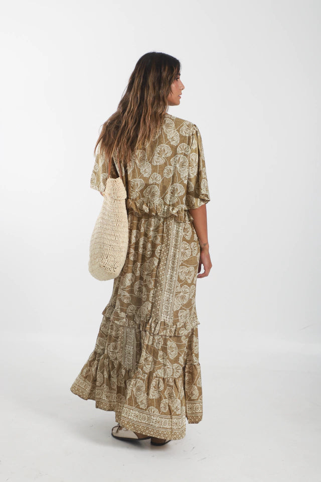 Vestido marrón estampado en seda fría