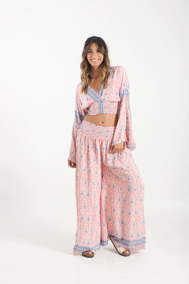 Conjunto rosado en seda fría