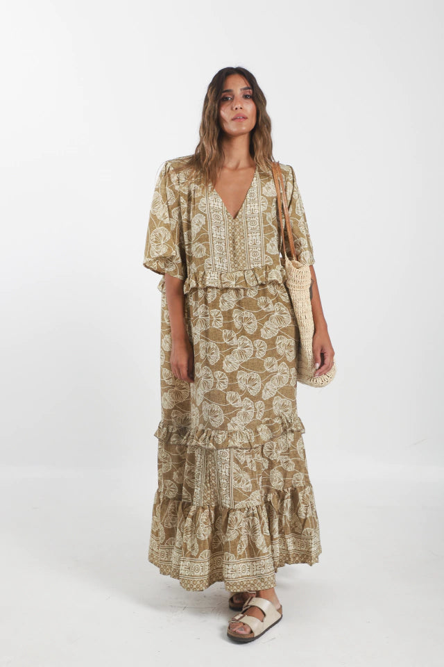 Vestido marrón estampado en seda fría