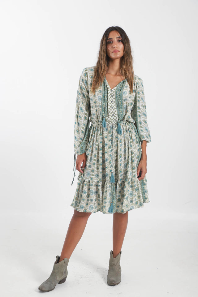 Vestido con mangas en seda fría