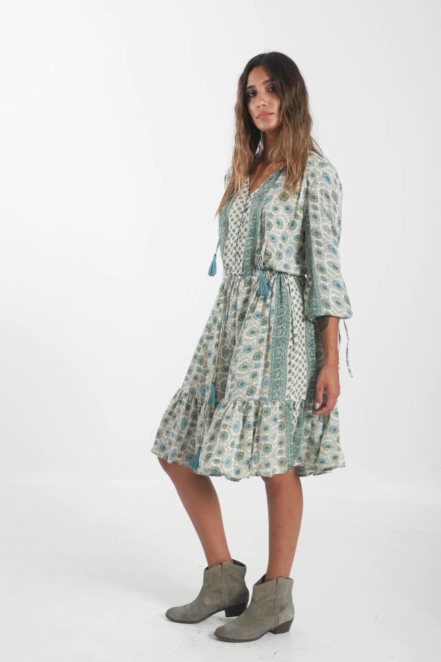 Vestido con mangas en seda fría