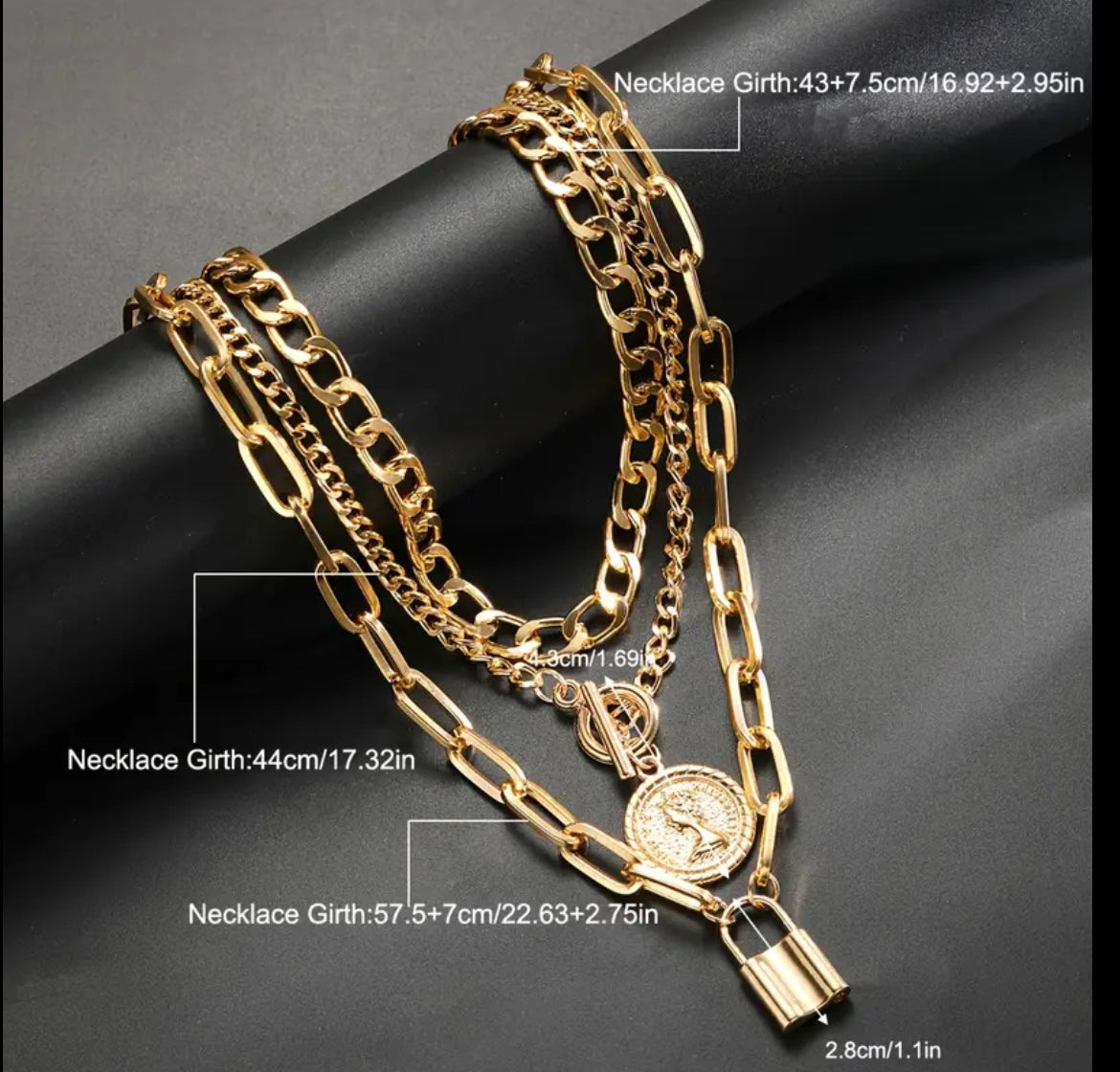Collar triple cadena candado