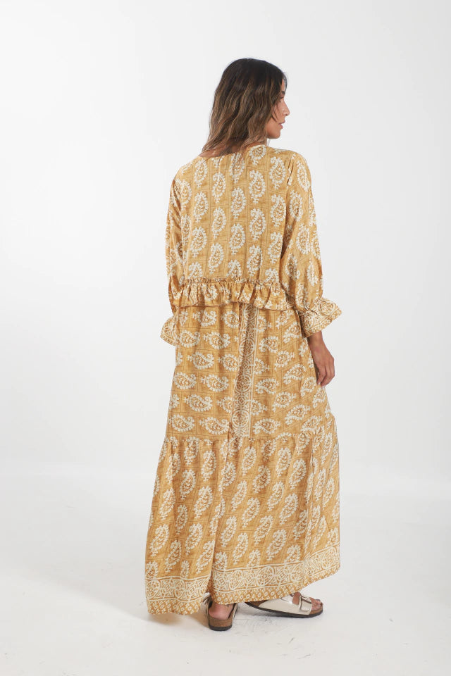 Vestido en seda fría miel
