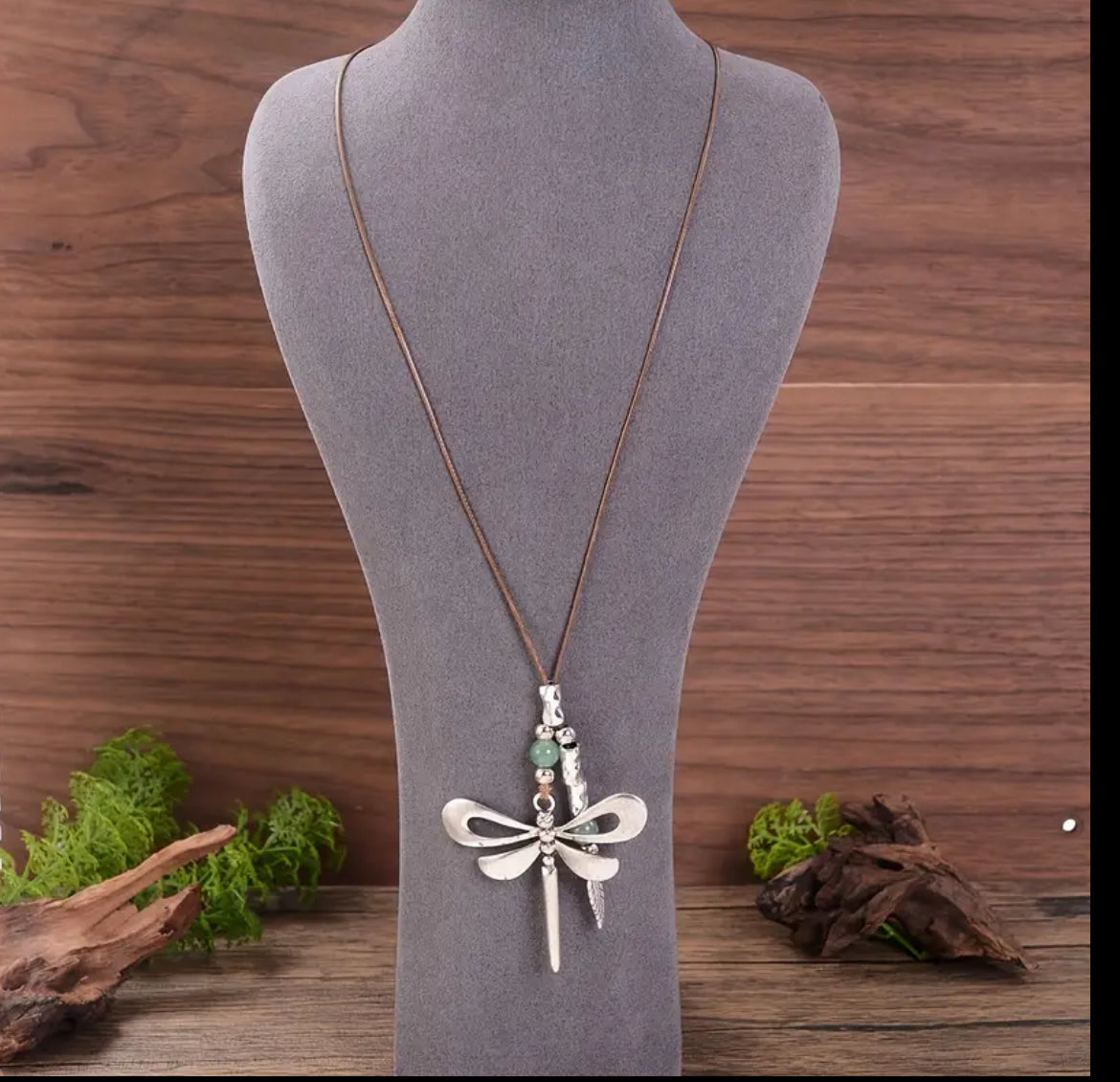 Collar Boho con libelula grande