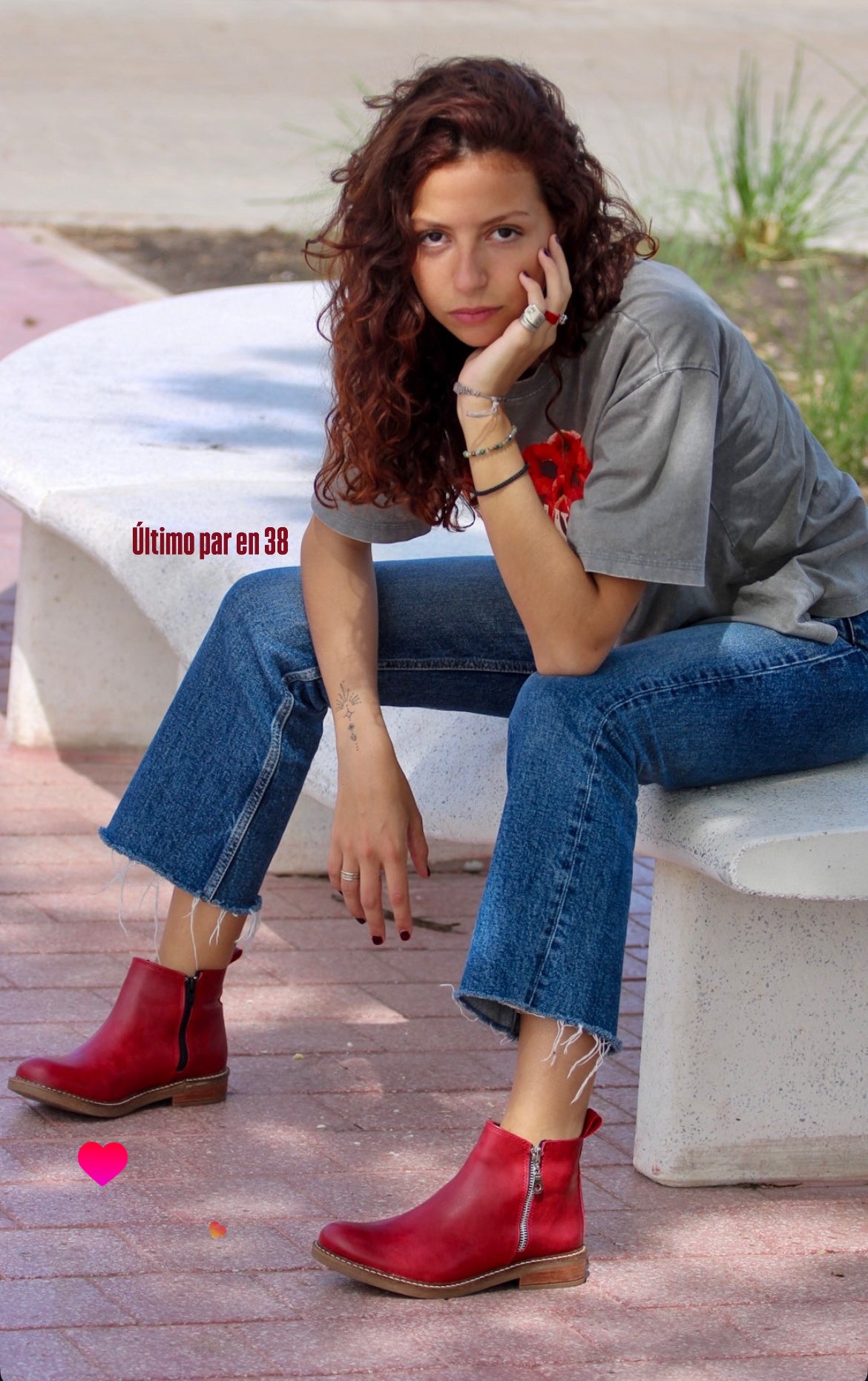 Bota en cuero rojo o bordo