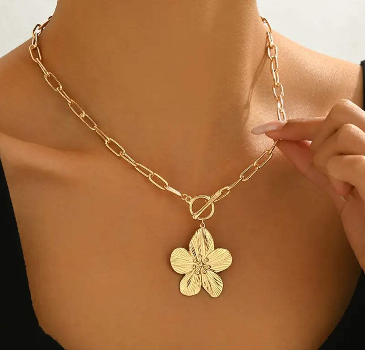 Cadena collar flor baño dorado