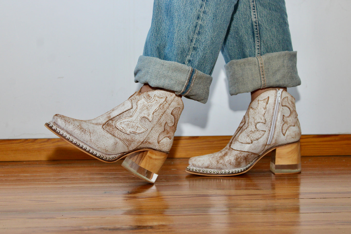 Bota de cuero taco con acrílico exclusividad