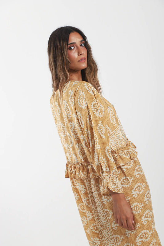 Vestido en seda fría miel