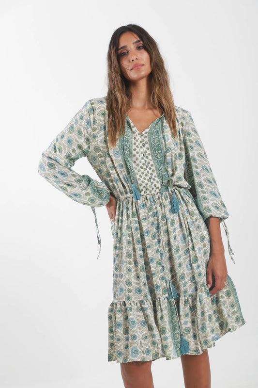 Vestido con mangas en seda fría