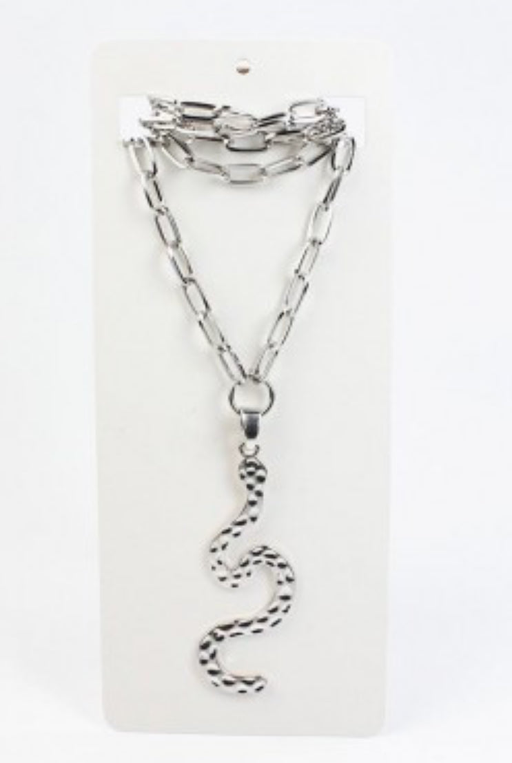 Collar brillante dije serpiente bien grande