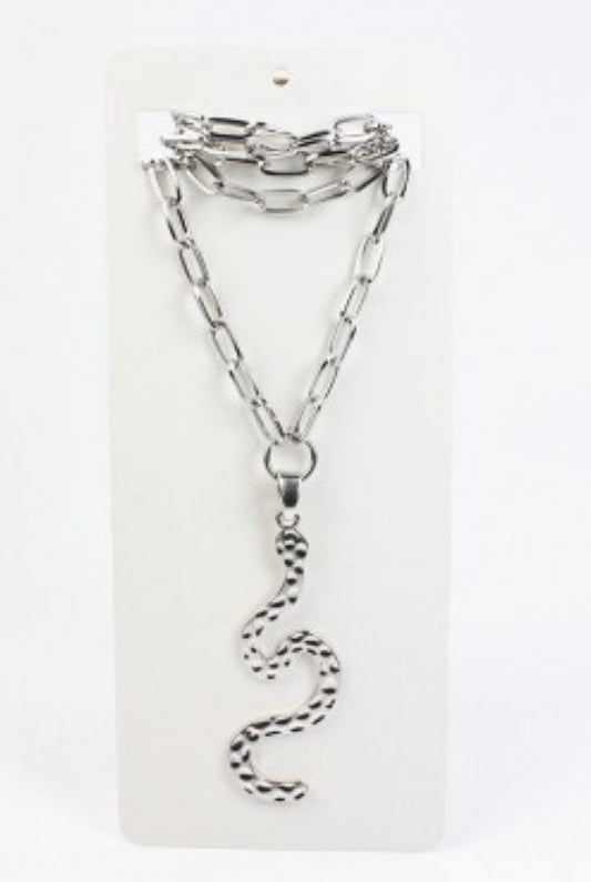 Collar brillante dije serpiente bien grande