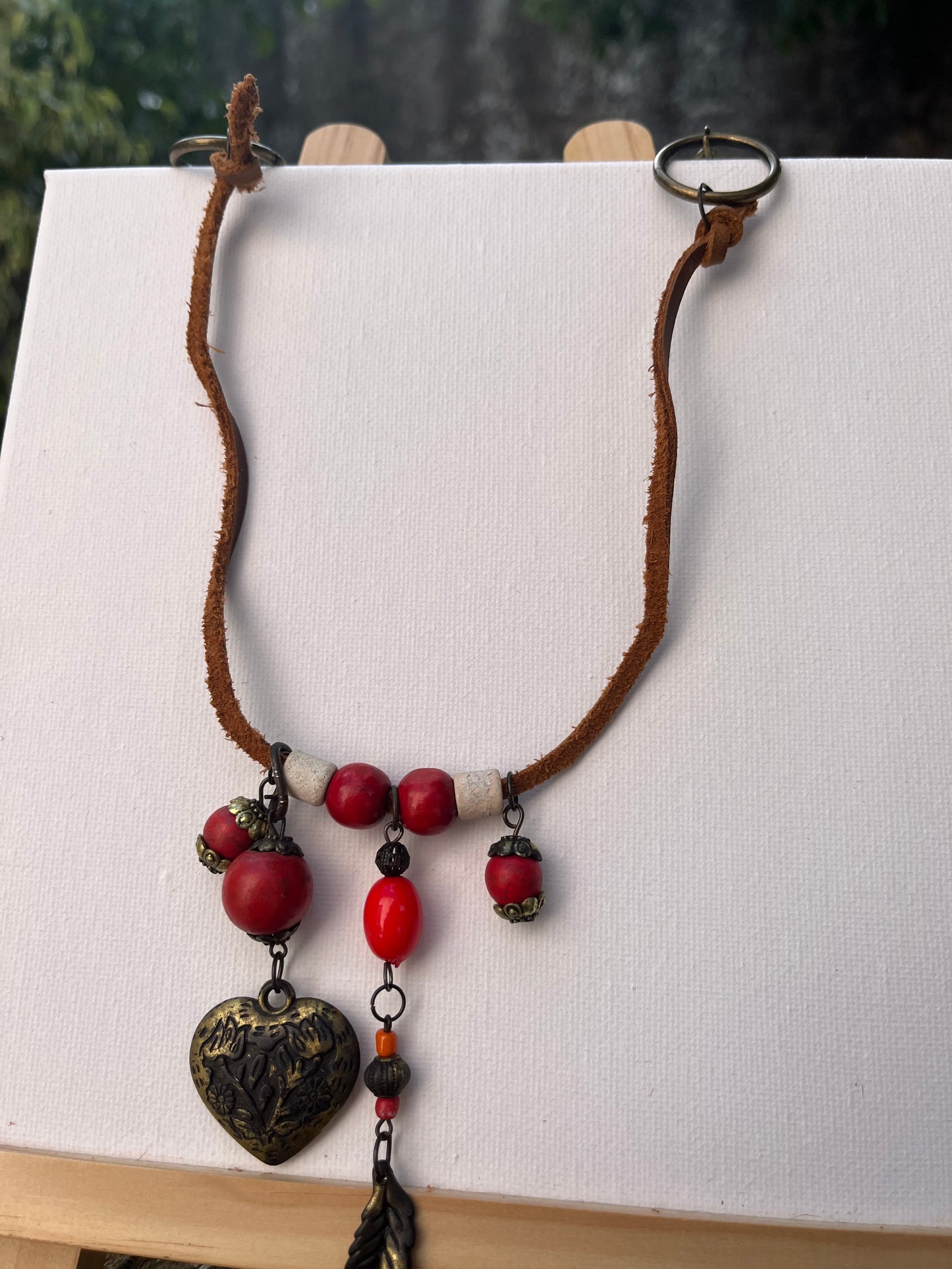 Collar combinado con argollas rojo