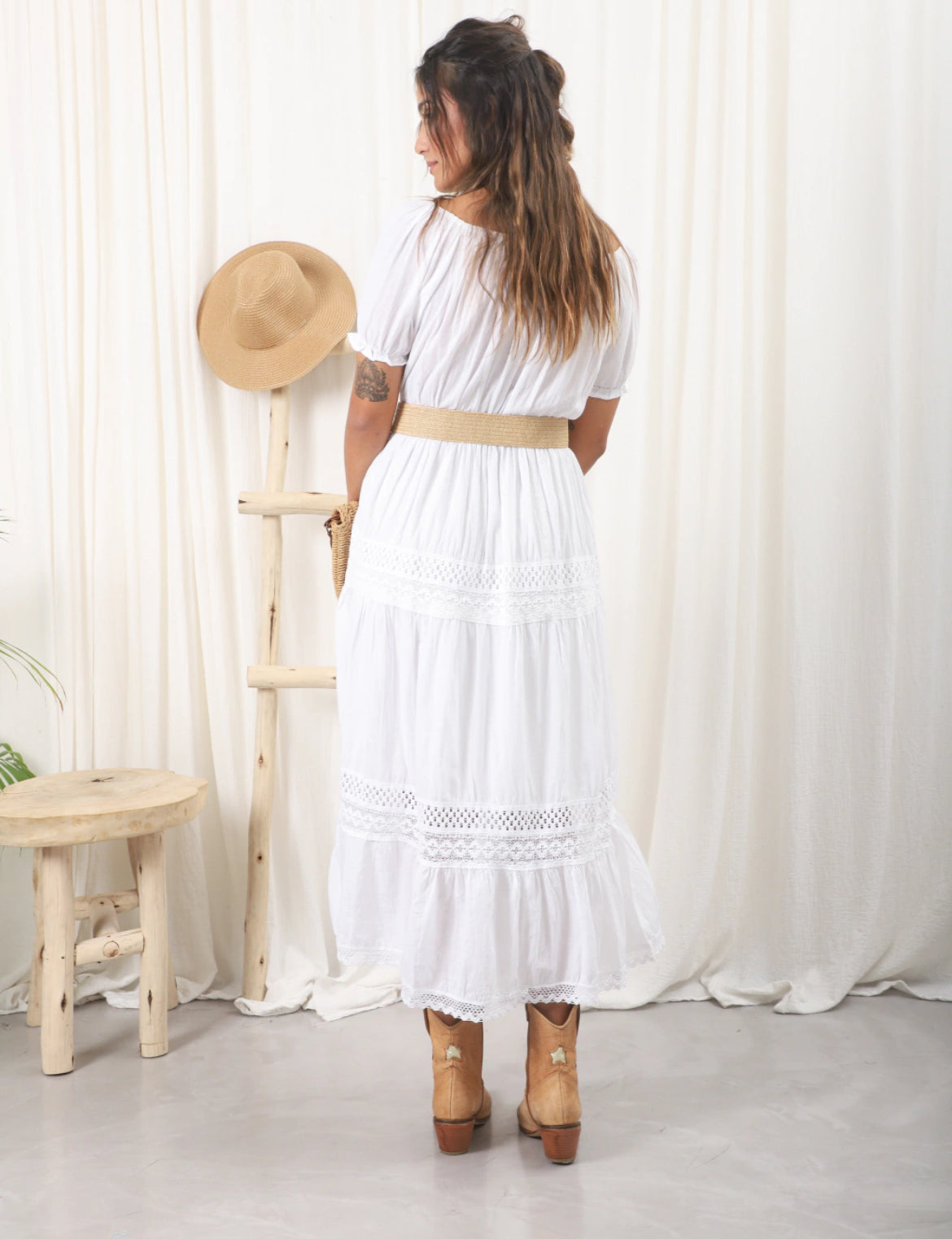 Vestido blanco con puntillas over size