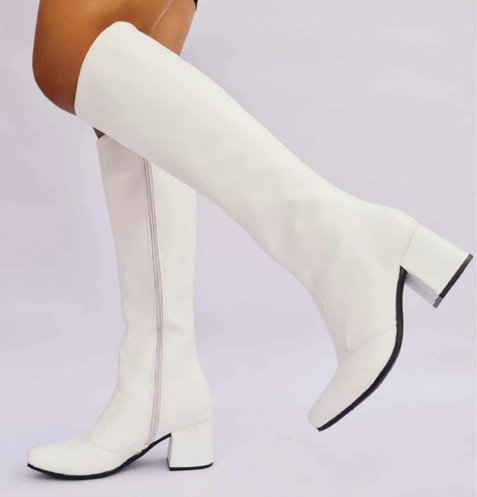 Bota blanca caña alta